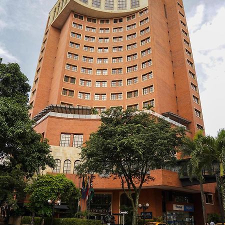 Hotel Dann Carlton Кали Екстериор снимка