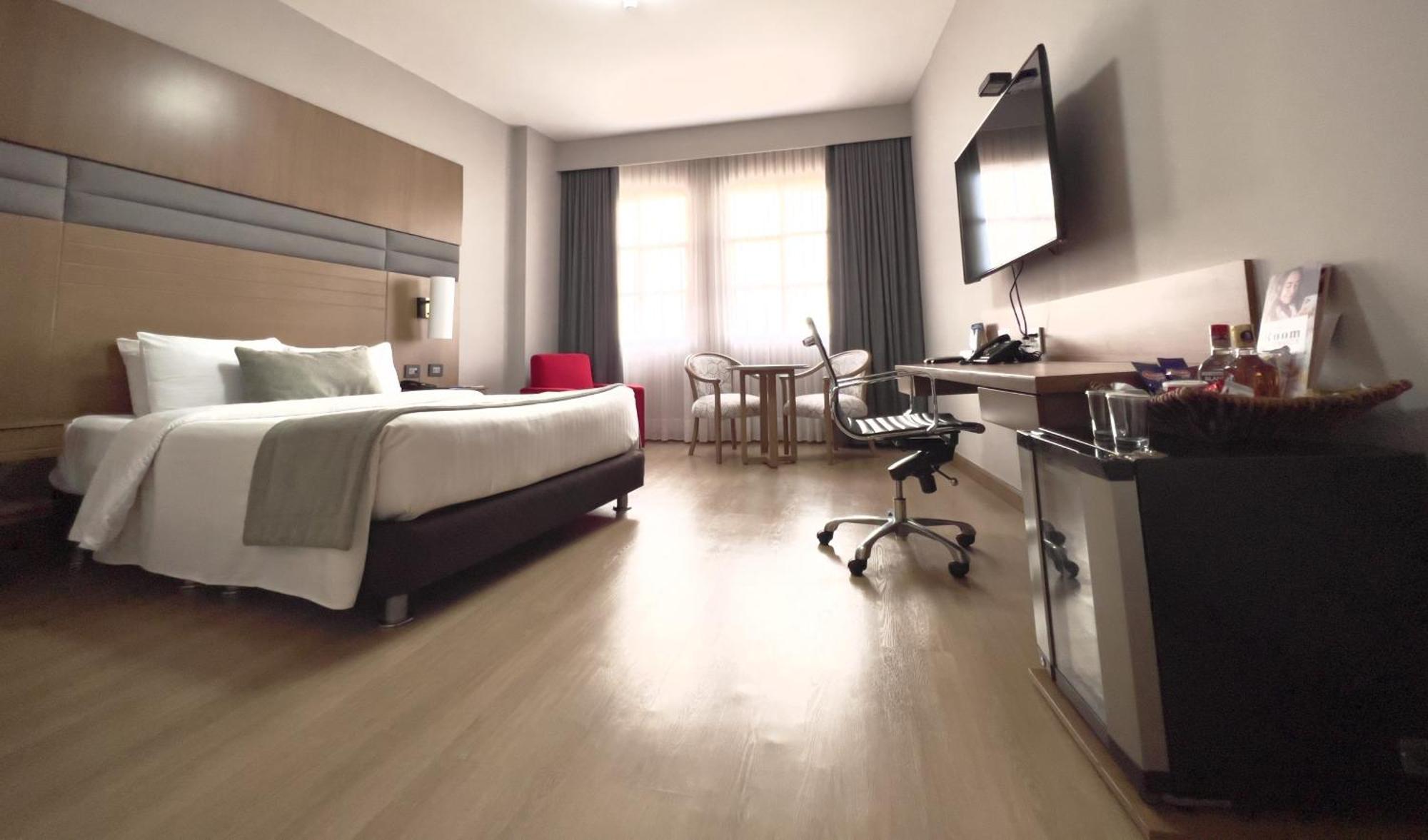 Hotel Dann Carlton Кали Екстериор снимка