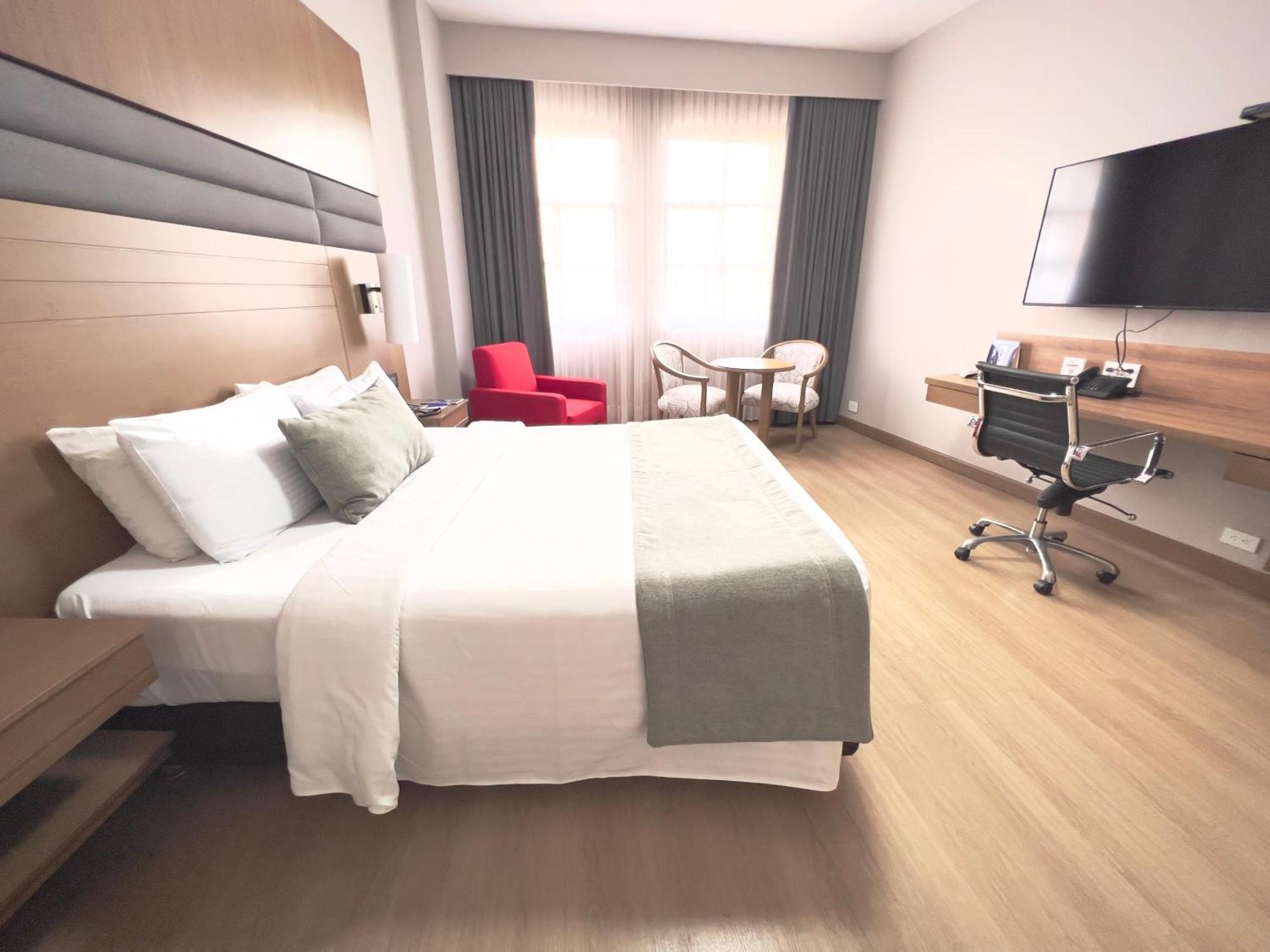Hotel Dann Carlton Кали Екстериор снимка