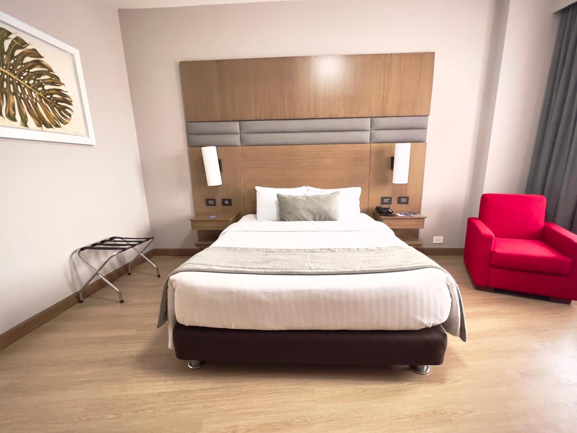 Hotel Dann Carlton Кали Екстериор снимка