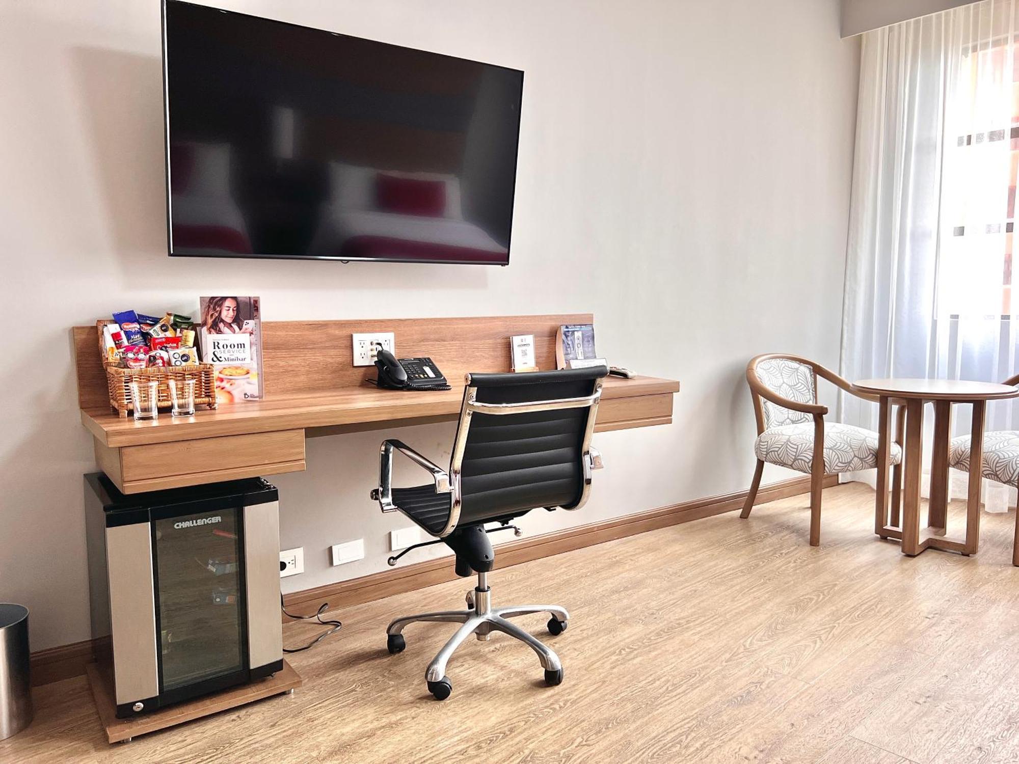 Hotel Dann Carlton Кали Екстериор снимка