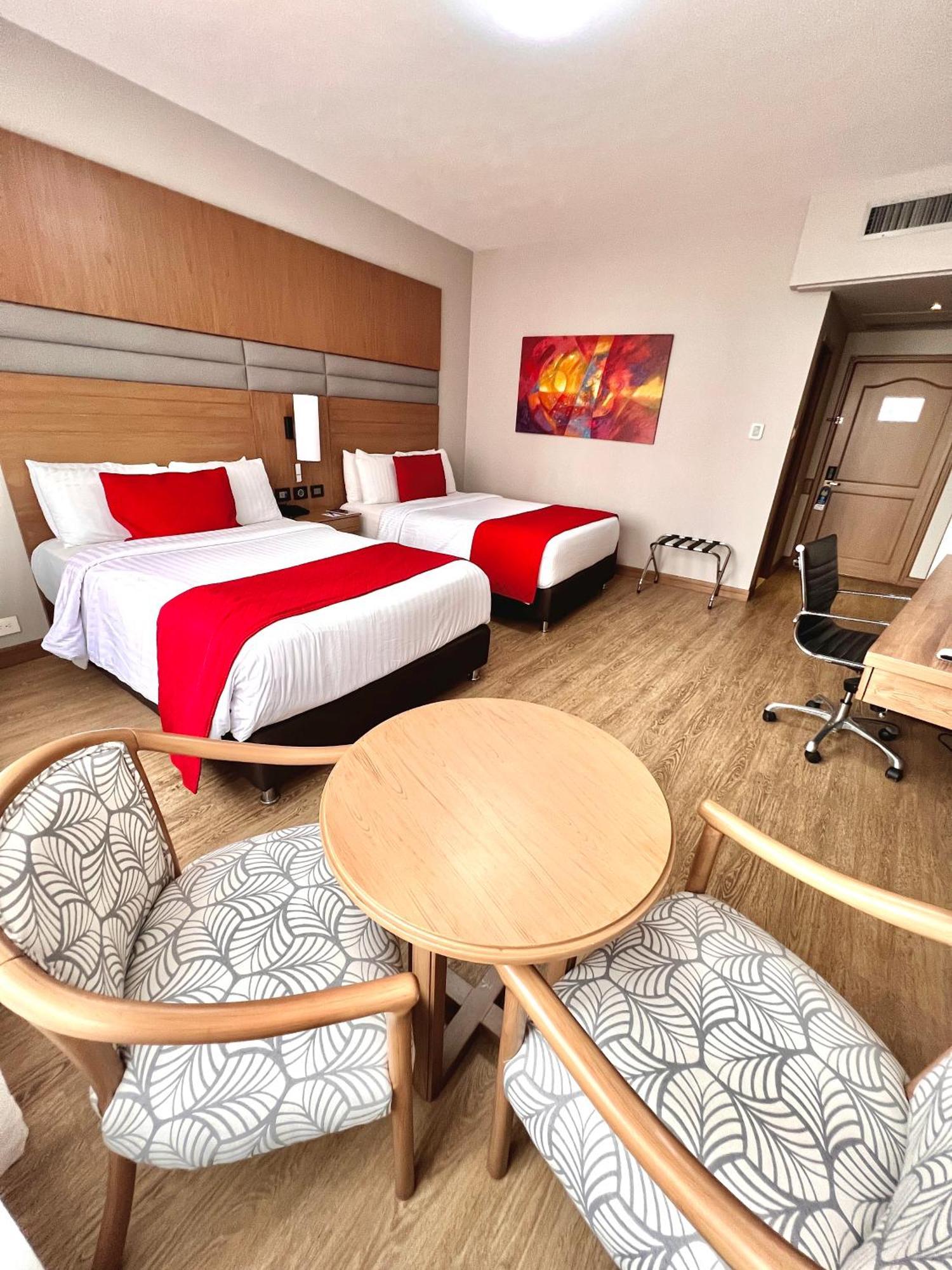 Hotel Dann Carlton Кали Екстериор снимка
