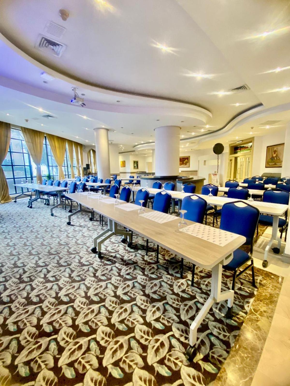 Hotel Dann Carlton Кали Екстериор снимка