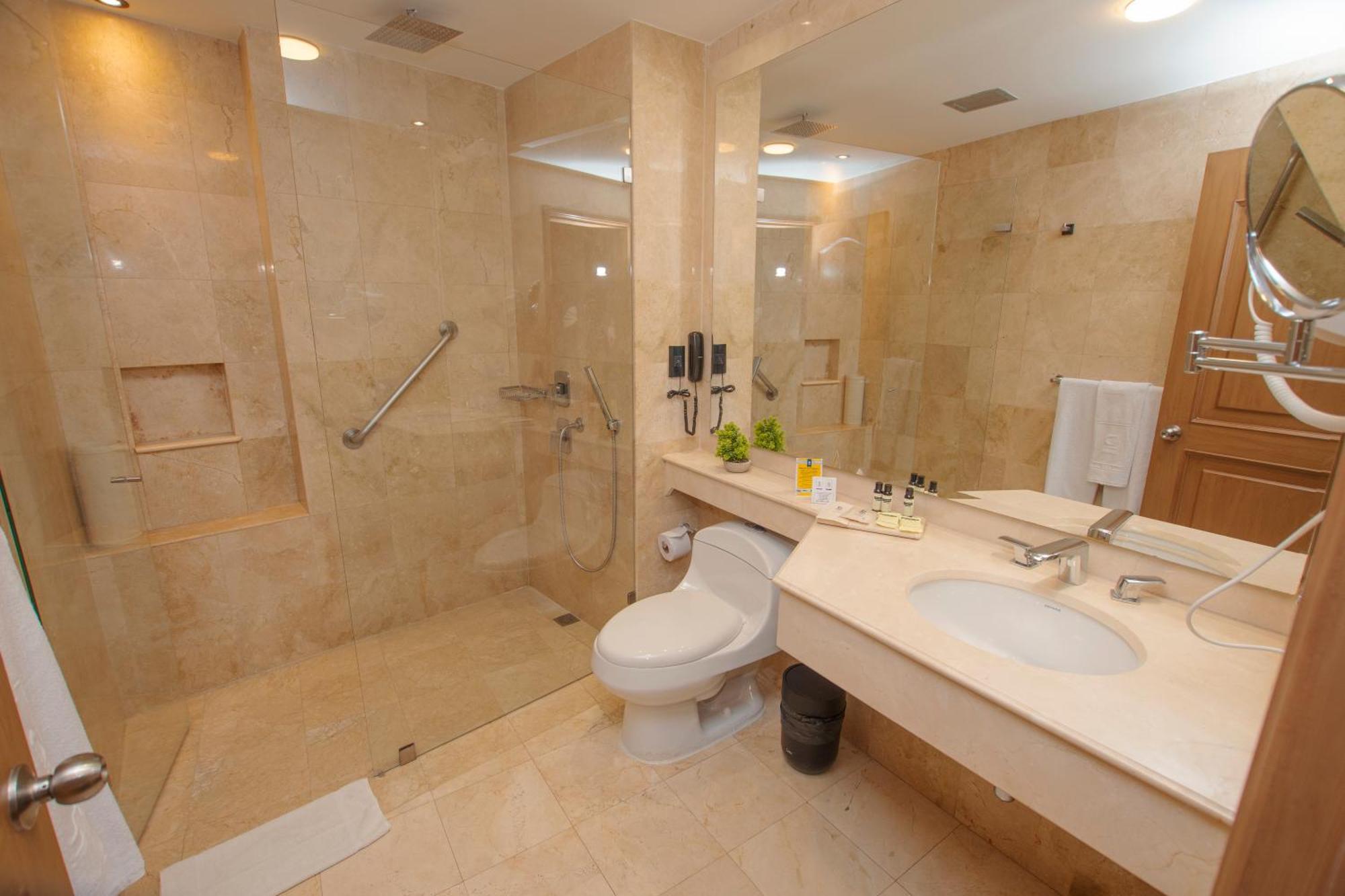 Hotel Dann Carlton Кали Екстериор снимка
