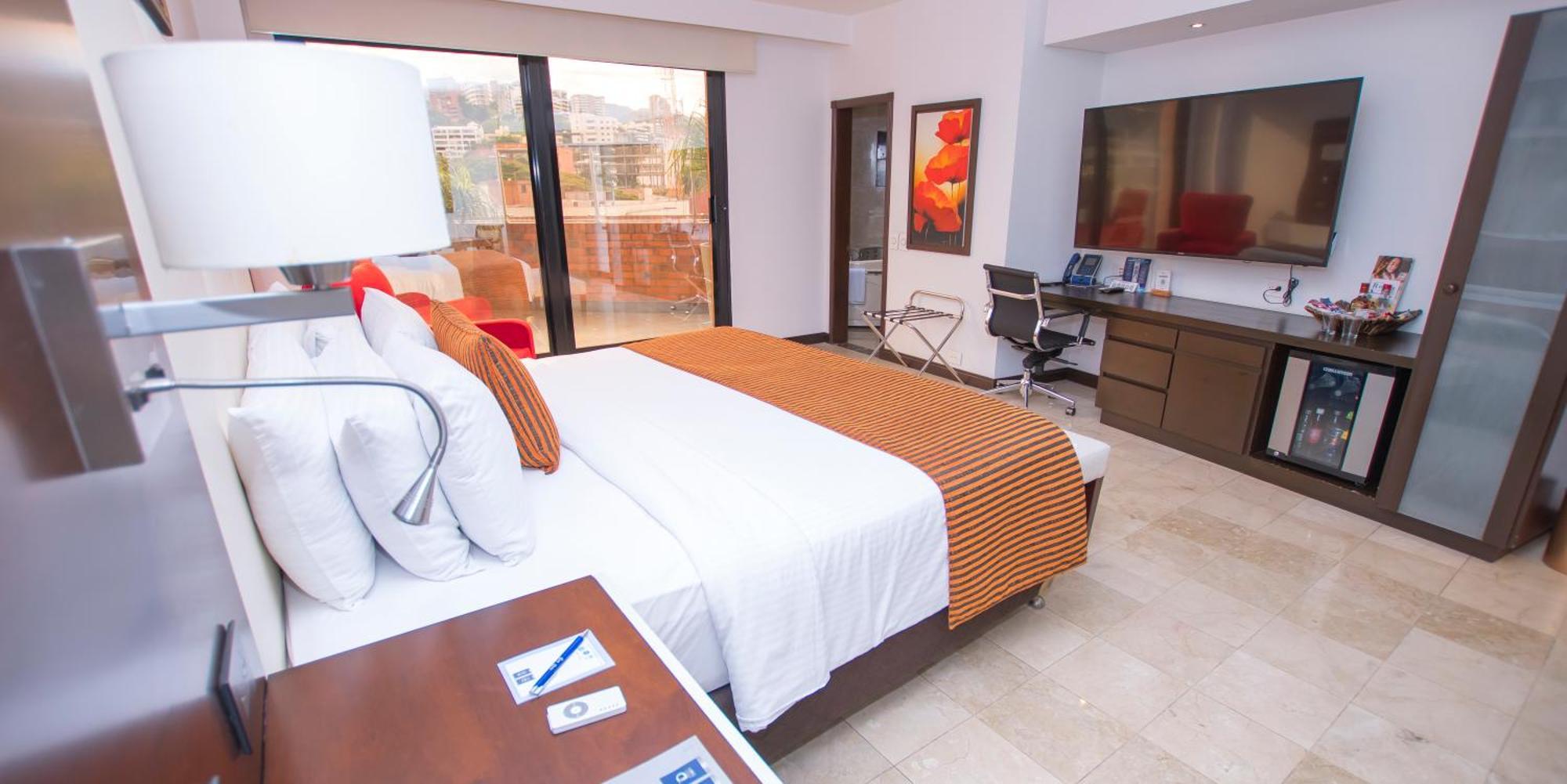Hotel Dann Carlton Кали Екстериор снимка