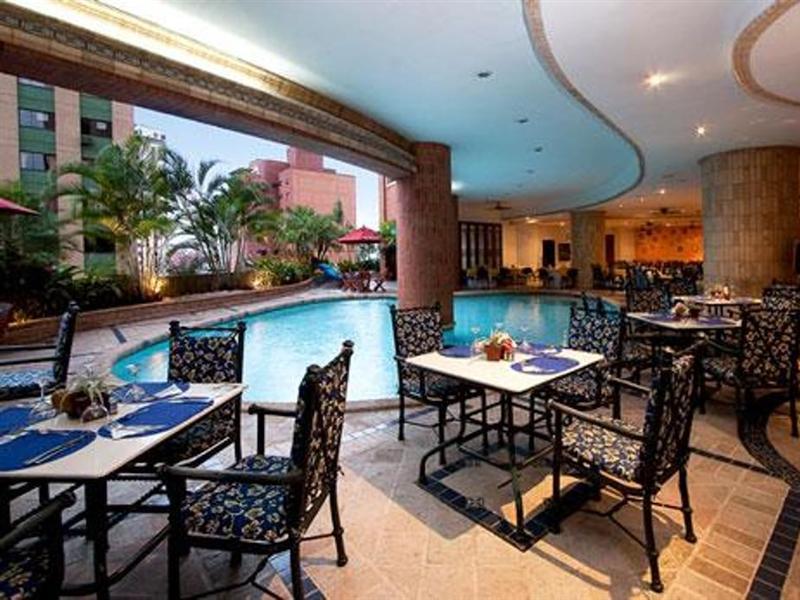 Hotel Dann Carlton Кали Екстериор снимка