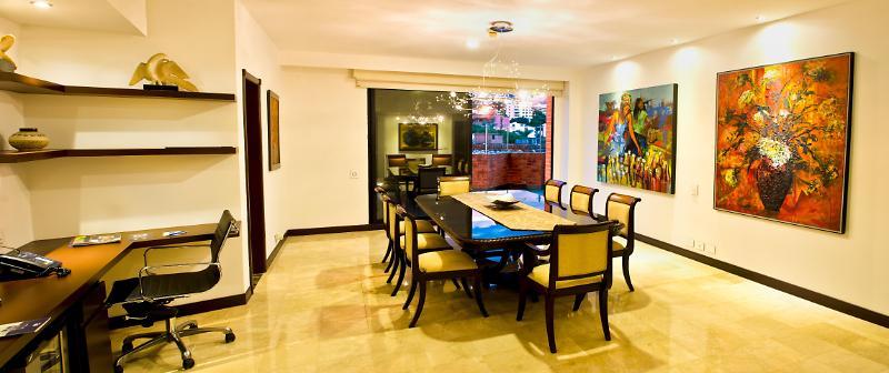 Hotel Dann Carlton Кали Екстериор снимка