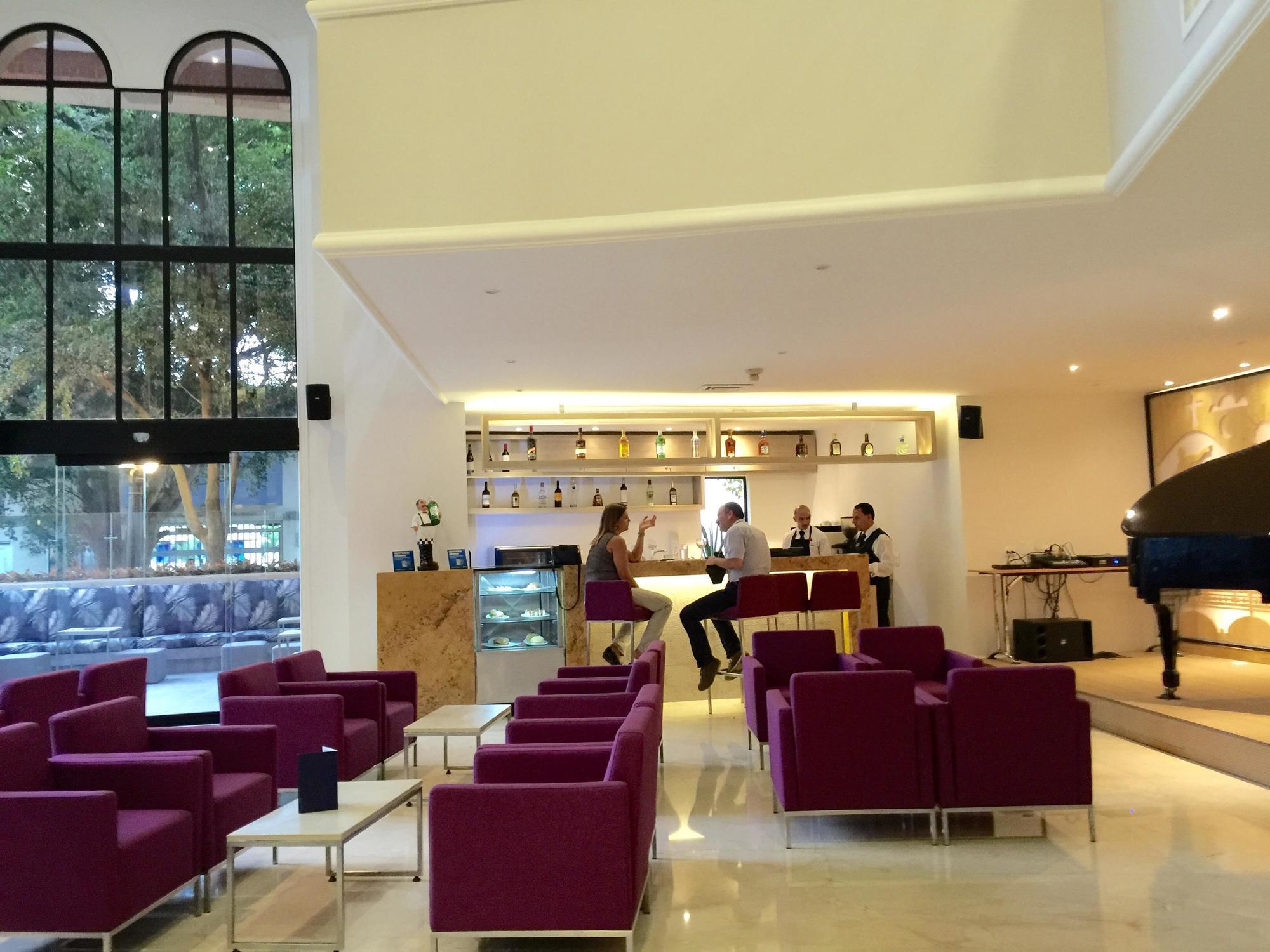Hotel Dann Carlton Кали Екстериор снимка