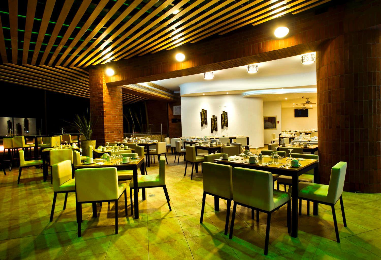 Hotel Dann Carlton Кали Екстериор снимка