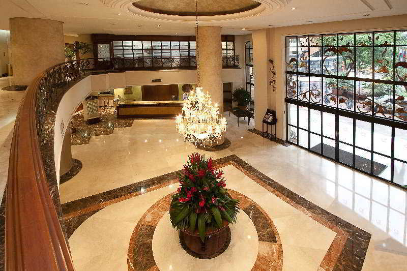 Hotel Dann Carlton Кали Екстериор снимка