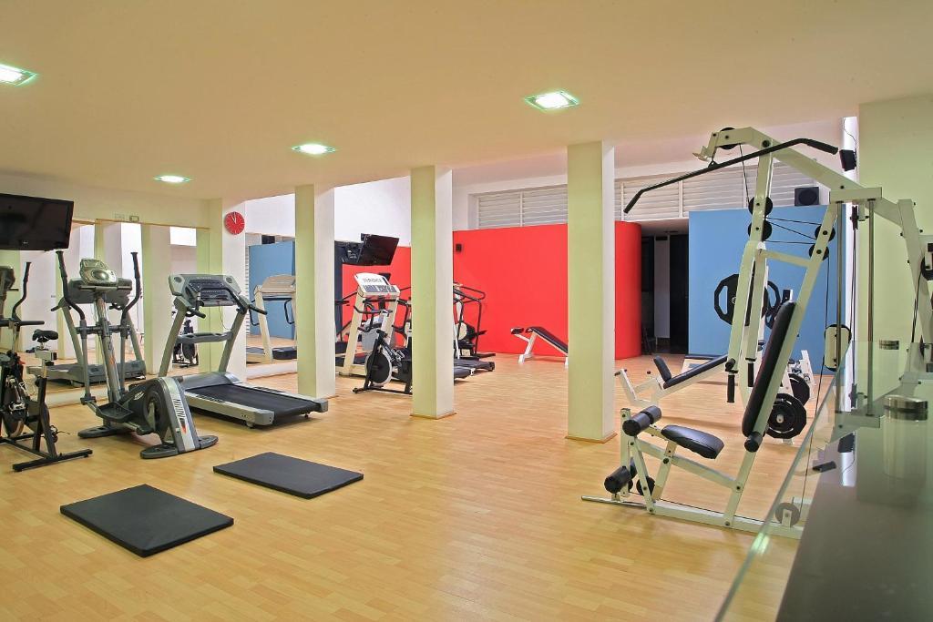 Hotel Dann Carlton Кали Екстериор снимка