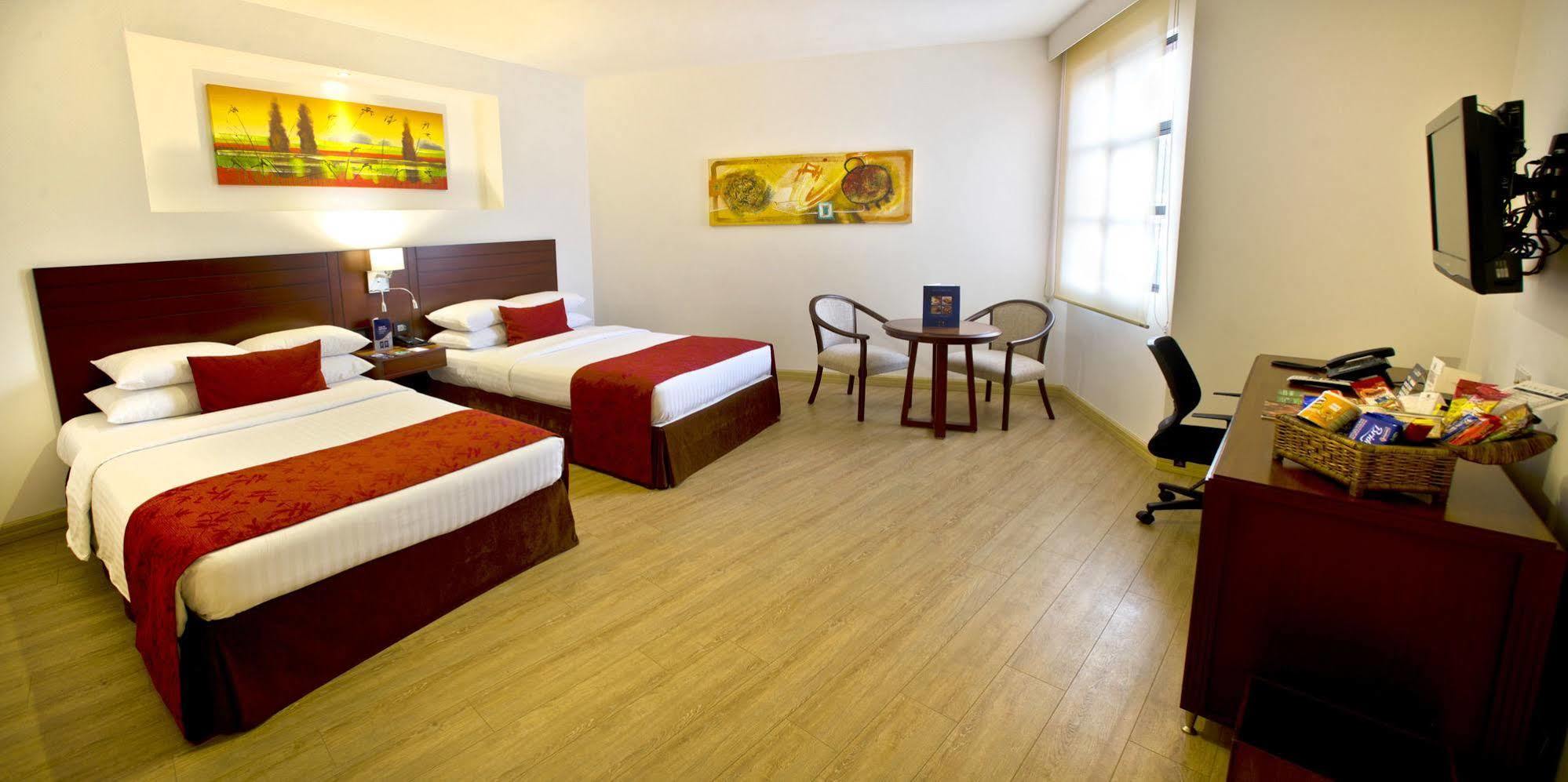 Hotel Dann Carlton Кали Екстериор снимка