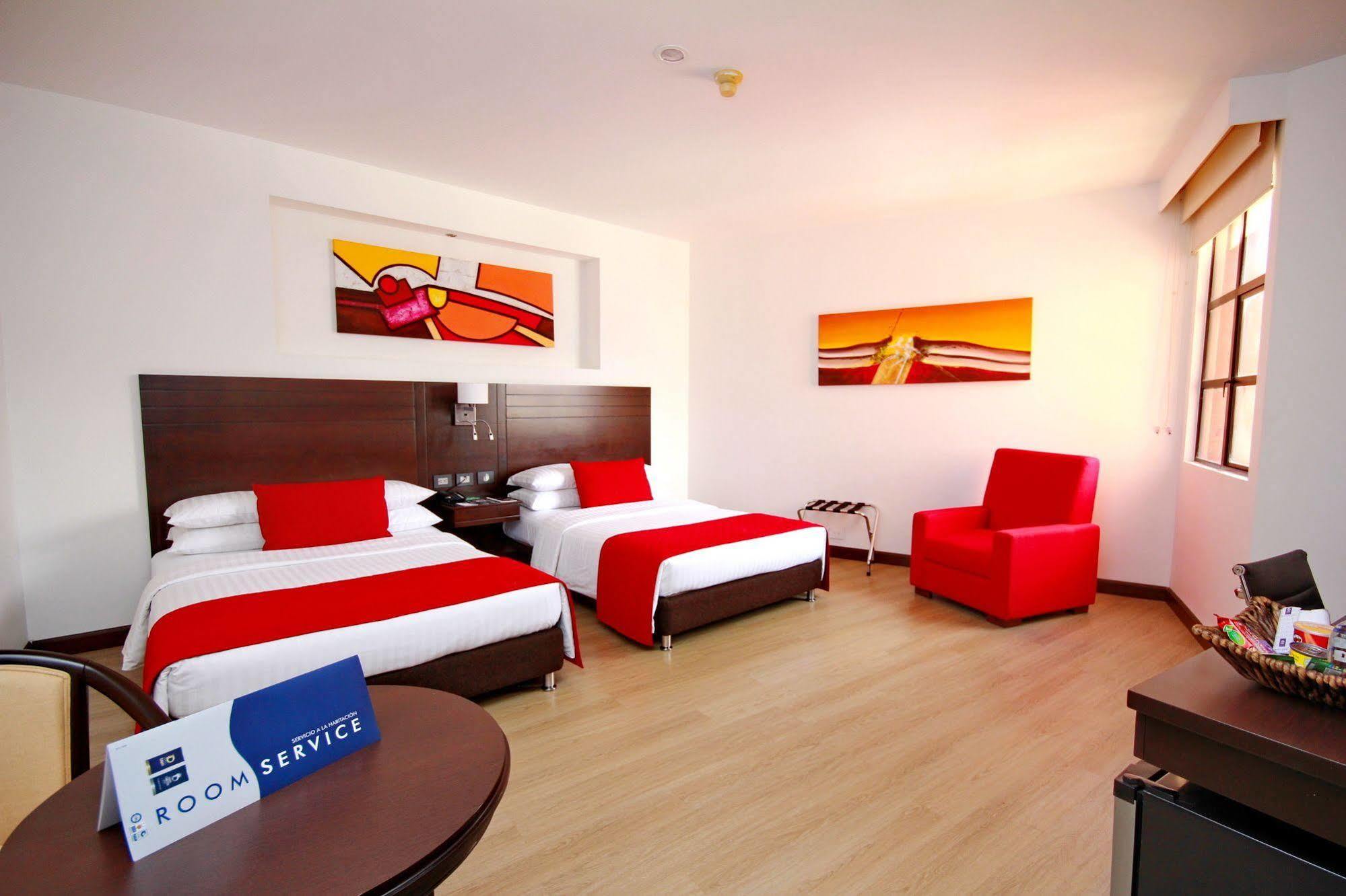Hotel Dann Carlton Кали Екстериор снимка