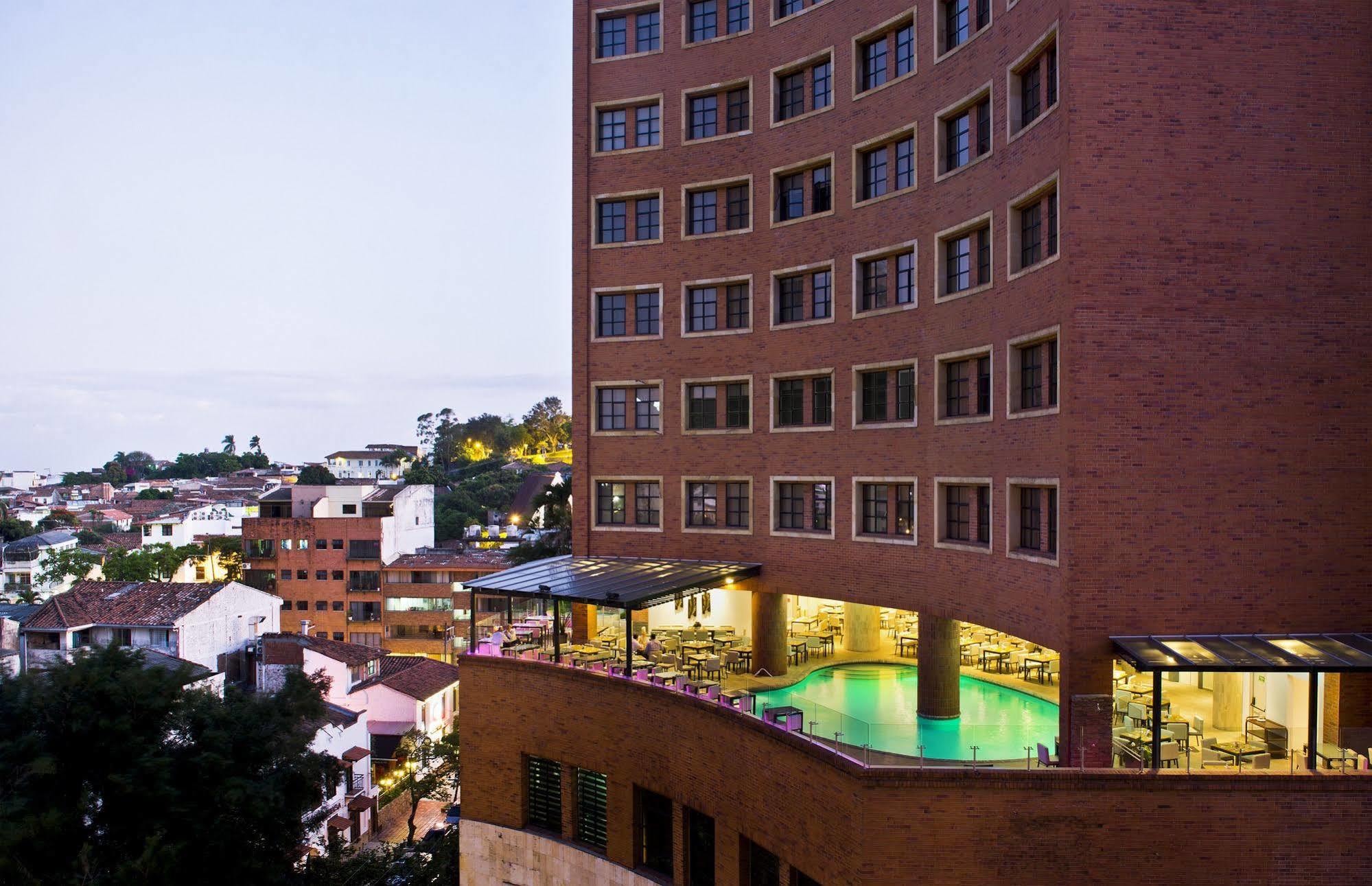Hotel Dann Carlton Кали Екстериор снимка