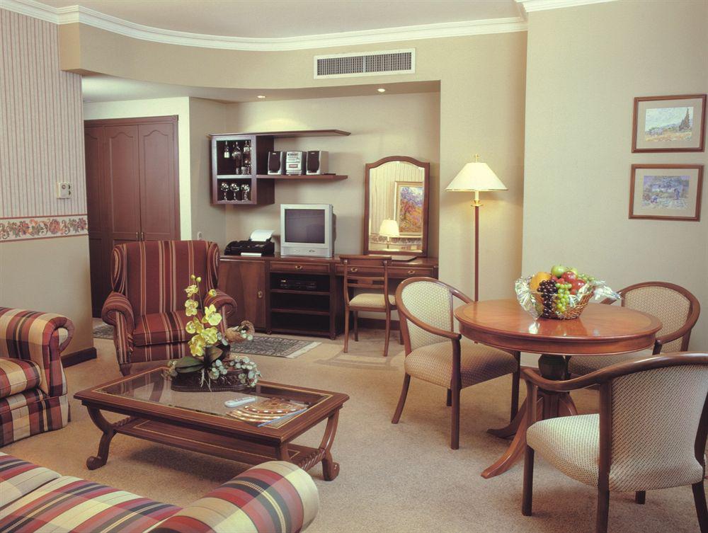 Hotel Dann Carlton Кали Стая снимка